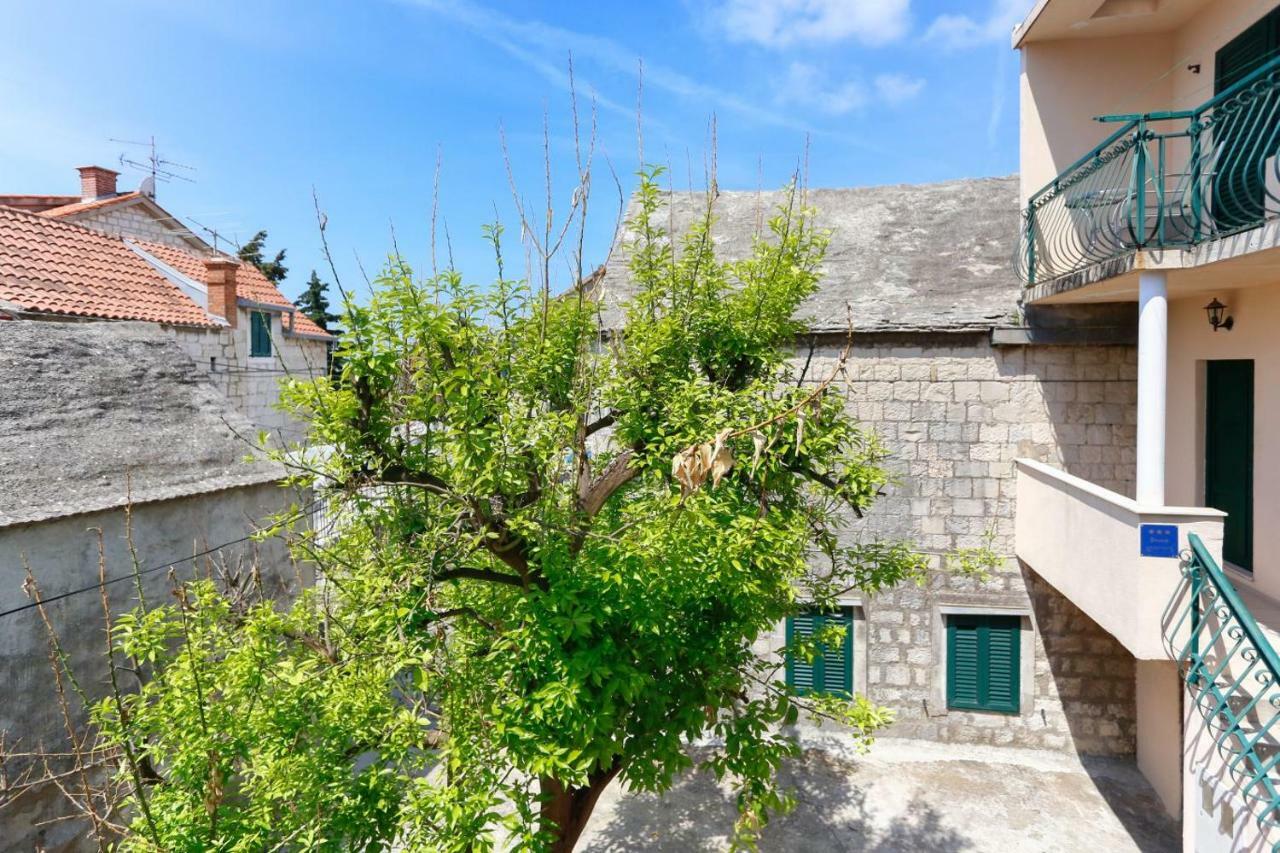 Apartments And Rooms Stone House Split Zewnętrze zdjęcie